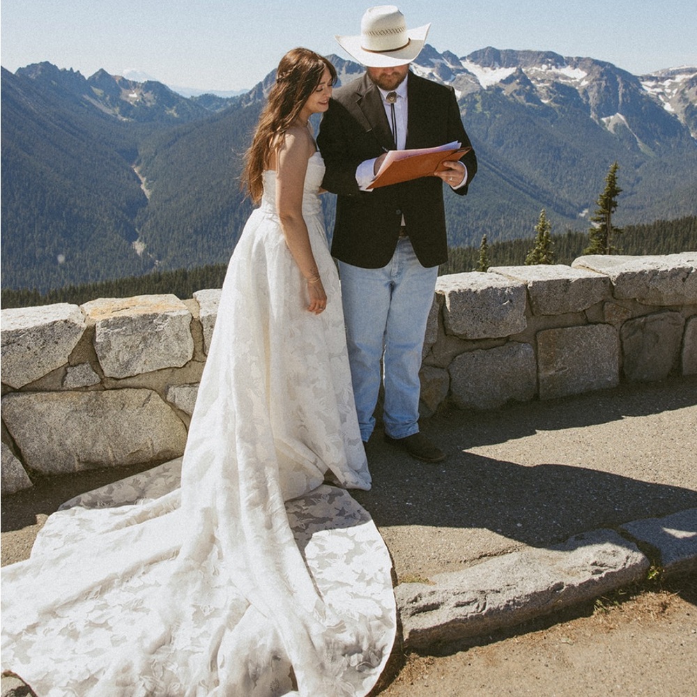 Elegant White Wedding Dress